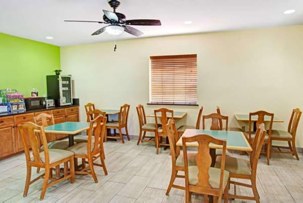 ซูเปอร์ 8 บาย วินด์แฮม เซนต์ออกัสติน บีช Hotel St. Augustine Beach ภายนอก รูปภาพ