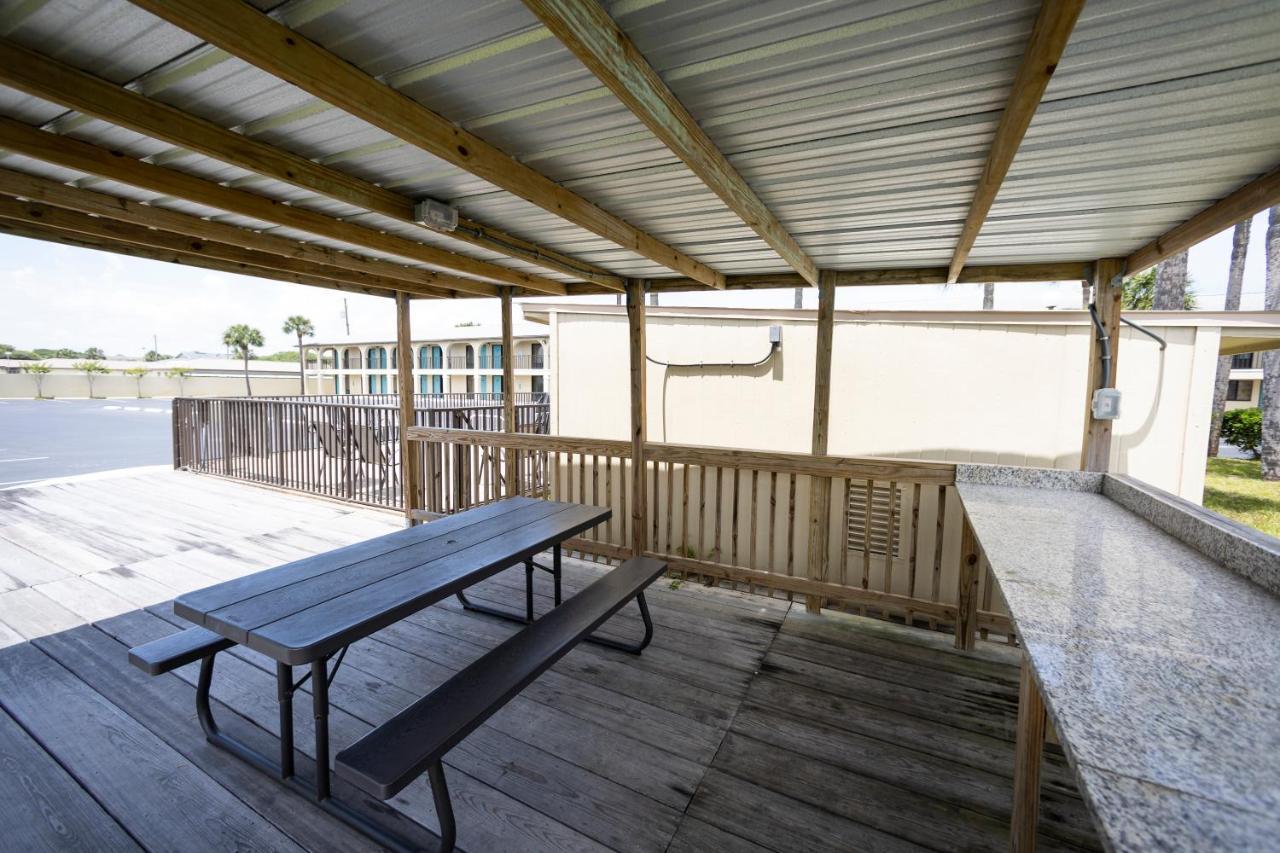 ซูเปอร์ 8 บาย วินด์แฮม เซนต์ออกัสติน บีช Hotel St. Augustine Beach ภายนอก รูปภาพ